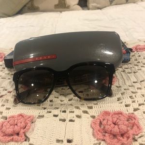 Selling Prada Sunnies. Look brand new.